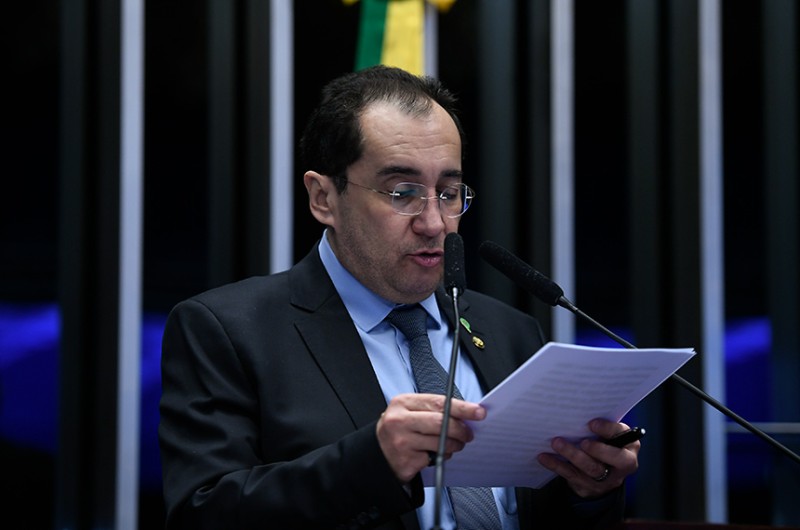 Projeto de Kajuru protege sigilo de processo de entrega de criança para adoção