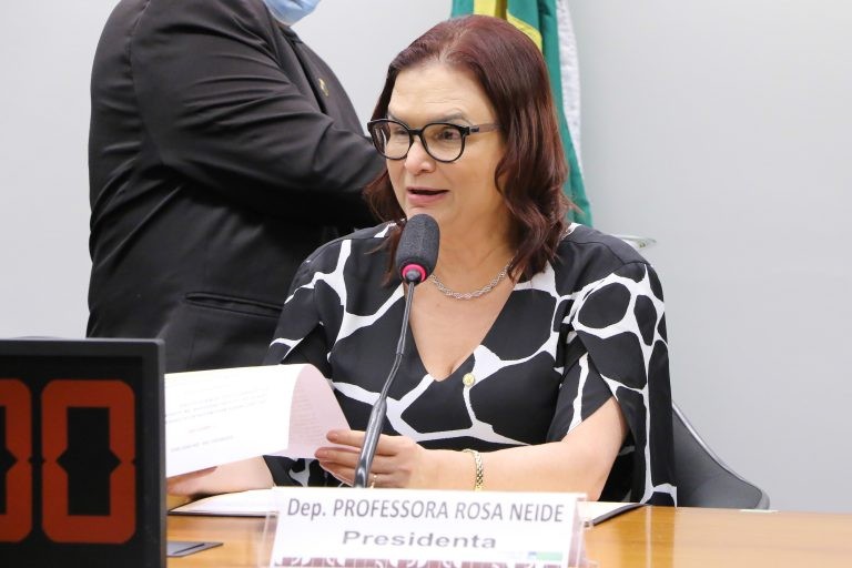 Comissão cancela ciclo de palestras sobre cultura e universidades