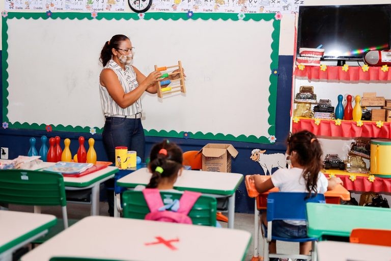 Comissão de Educação escolhe vencedores do Prêmio Darcy Ribeiro de 2022