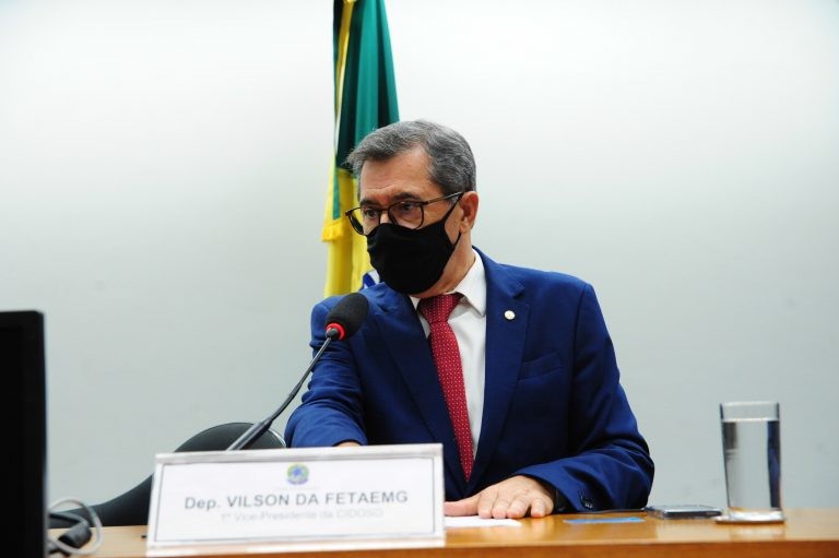 Debatedores defendem seguro de vida mais flexível para idosos