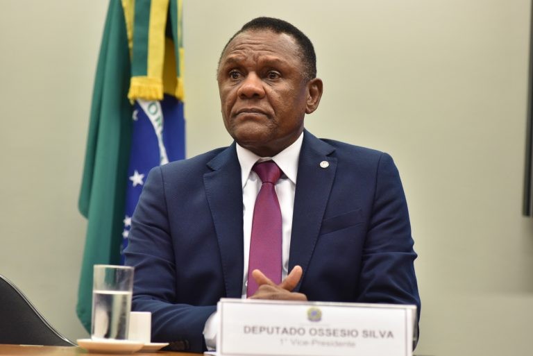 Projeto determina que SUS preste atendimento integral para reconstrução de lábio leporino