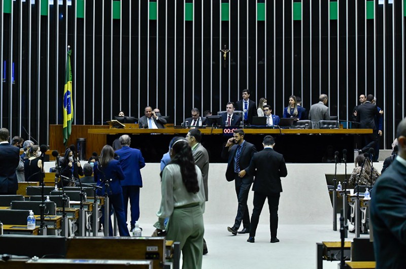 Congresso derruba parcialmente vetos a lei de incentivo à reciclagem