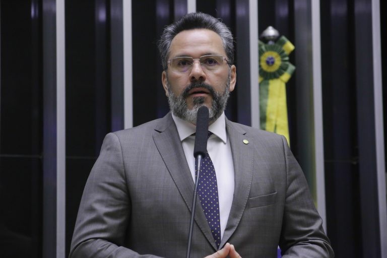 Projeto reduz valor a ser pago por médico na segunda etapa do Revalida