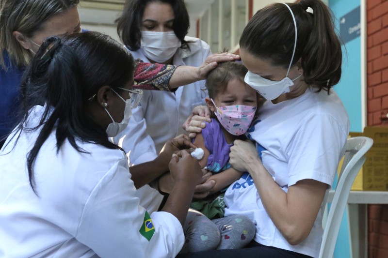 Covid-19: vacinação deve começar por crianças imunocomprometidas