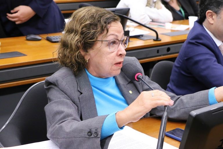 Proposta susta mudança nas regras de atendimento aos consumidores