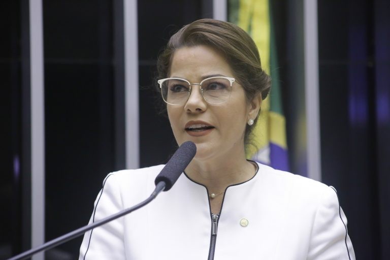Projeto prevê piso salarial de dois salários mínimos para trabalhador essencial de limpeza urbana