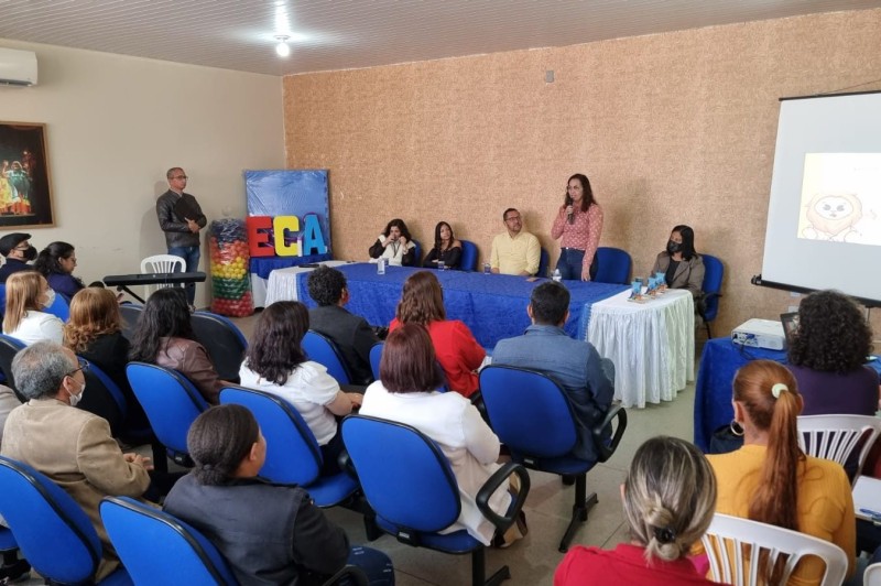 Prefeitura e Comdica entregam brinquedos e equipamentos para parques infantis de instituições