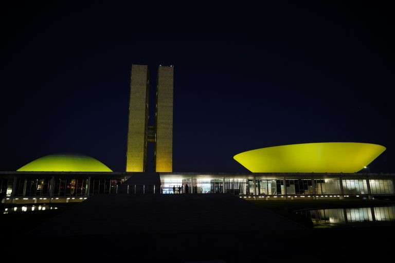 Congresso ganha cor amarela em apoio ao aleitamento materno