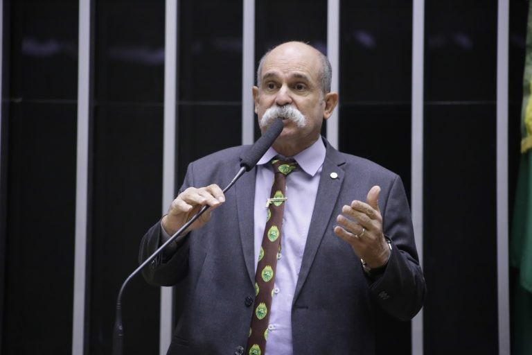 Comissão aprova anistia para policiais processados pela ação no Carandiru em 1992