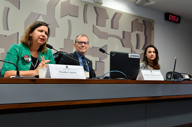 Assédio tem sido usado como 'método de governo', dizem debatedores