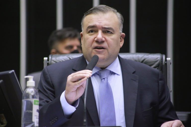 Projeto obriga instituições de saúde a oferecer local para repouso e refeição de colaboradores