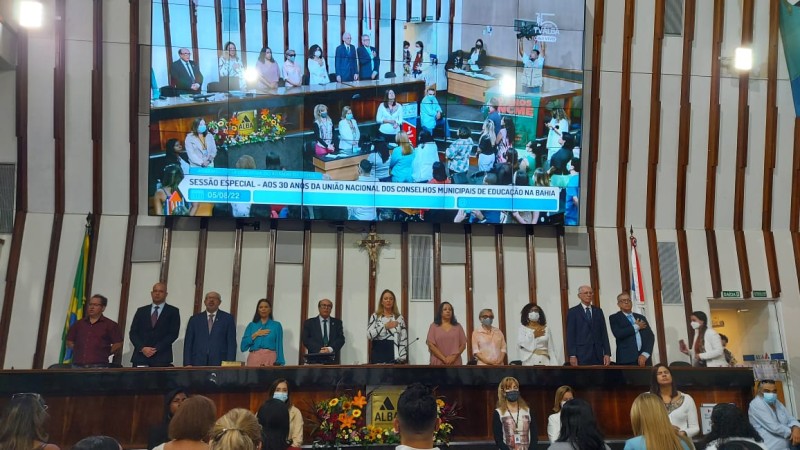 Edgard Larry e Conselho Municipal de Educação participam de sessão na Alba em homenagem aos 30 anos da Uncme