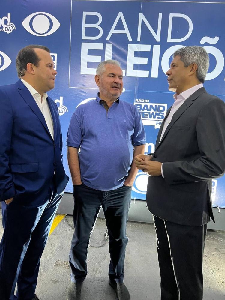  “É uma coisa constrangedora”, afirma Coronel sobre ausência de candidatos no debate.