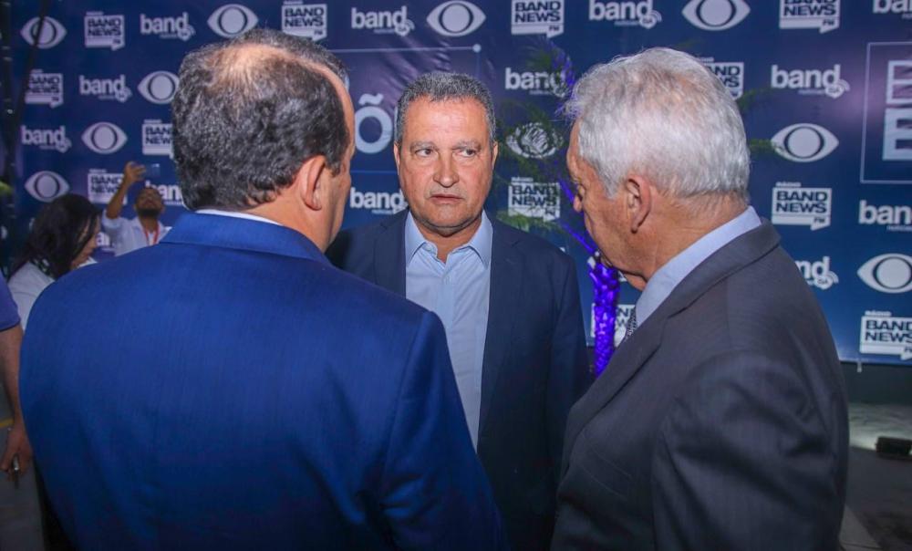“Medo de confessar que não conhece a Bahia”, diz Rui sobre ausência de Acm Neto em debate.