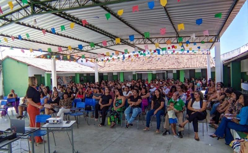 Secretaria de Educação realiza mais uma etapa da Formação Pedagógica para profissionais da educação