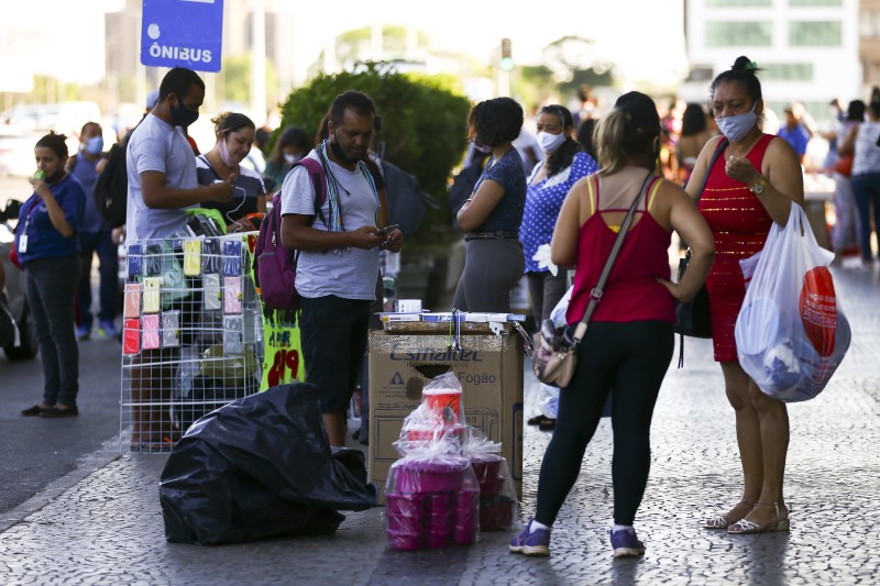 Estudo mostra alta da pobreza em regiões metropolitanas