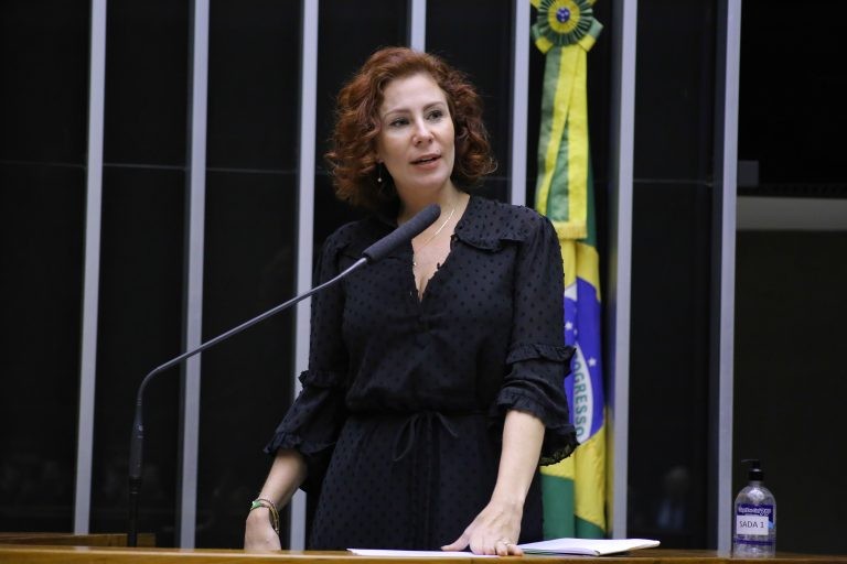 Projeto pune o plágio ou comércio de trabalho acadêmico