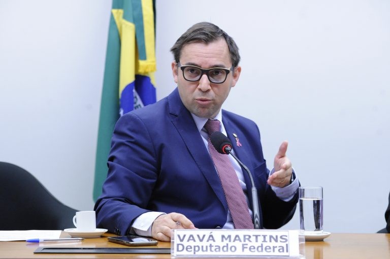 Projeto obriga shoppings e estações de transporte público a instalarem redes de proteção em áreas de convivência