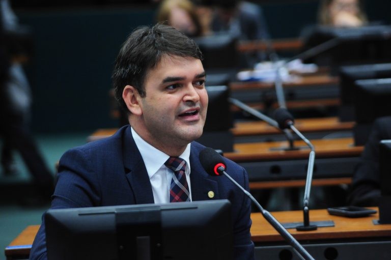 Projeto obriga síndico a fornecer a condôminos comprovante de quitação de taxas anual