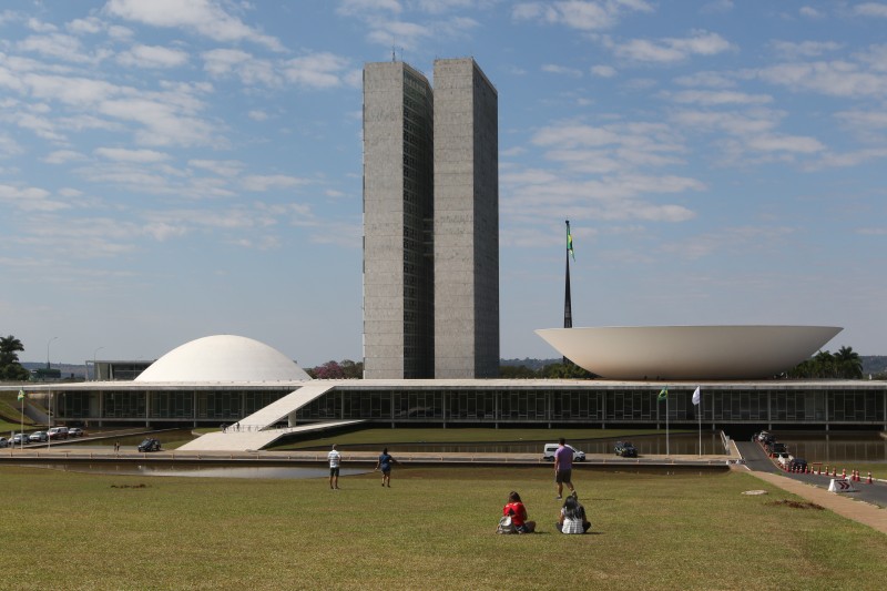 Promulgada lei que simplifica regras trabalhistas em novas calamidades
