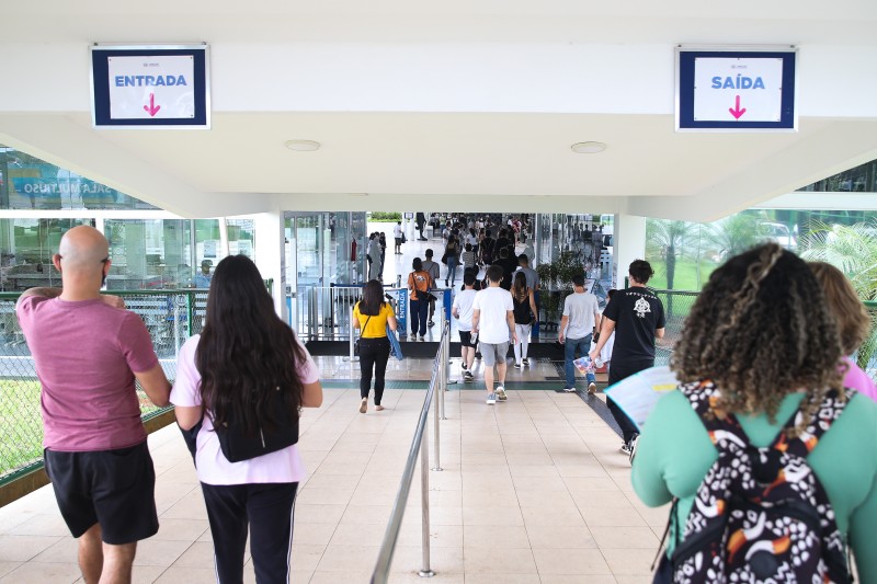 Taxa de inadimplência no ensino superior fica em 8,67%