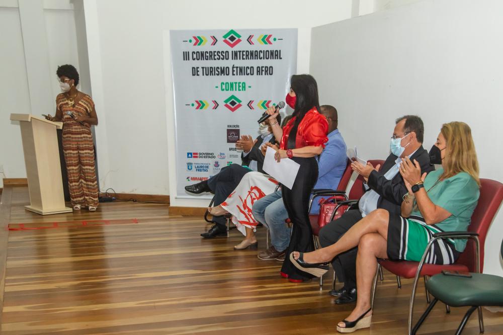 Congresso Internacional debate desenvolvimento do afroempreendedorismo e turisafro em Lauro de Freitas