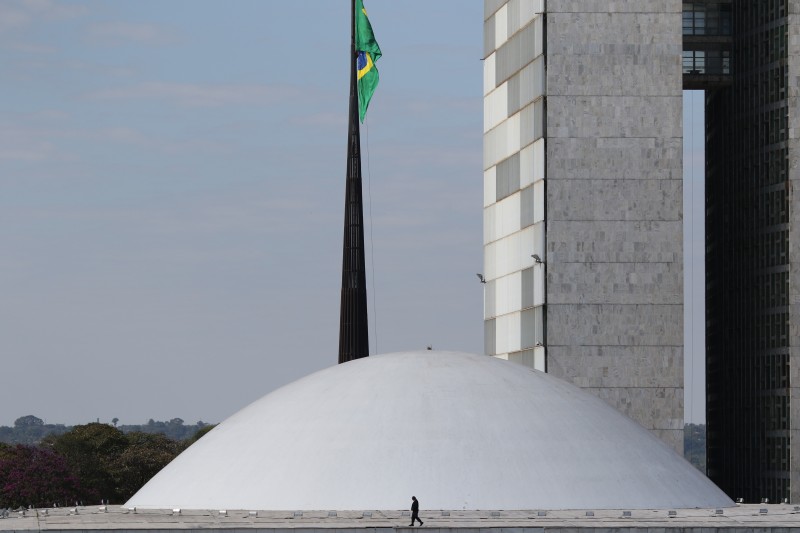 Senado aprova uso de fundo habitacional para Casa Verde e Amarela