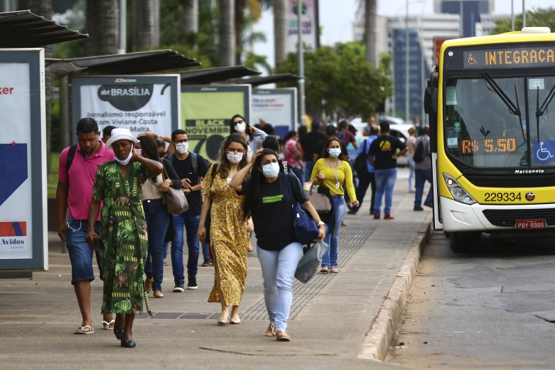 País registrou 2.909 novos casos de covid-19 e 15 mortes, em 24 horas