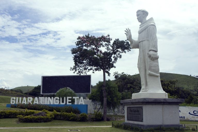 Sancionada lei que dá o nome de São Frei Galvão a viaduto em Guaratinguetá
