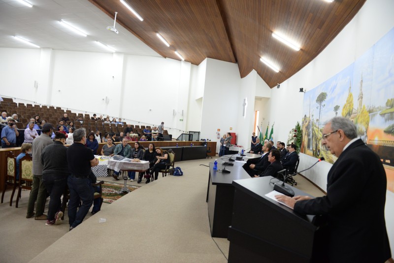 Câmara de Castro presta última homenagem a Herculano da Silva