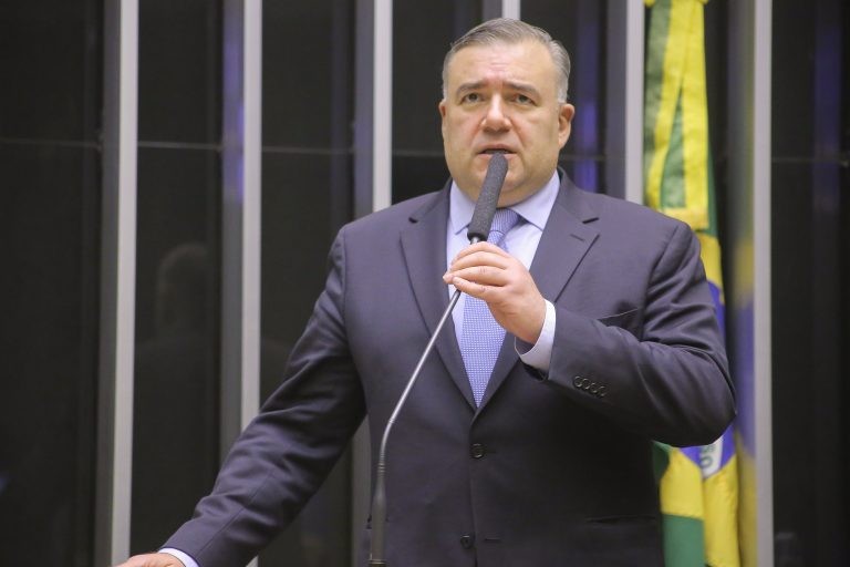 Projeto lista direitos de crianças com mutismo seletivo