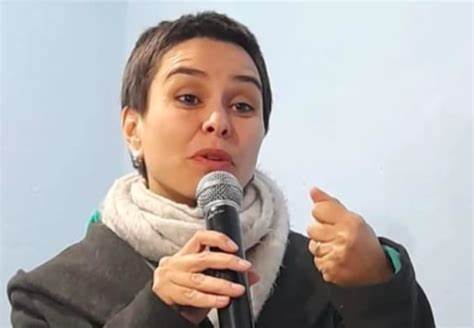 Bolsonarista ameaça apresentadora do DCMTV.