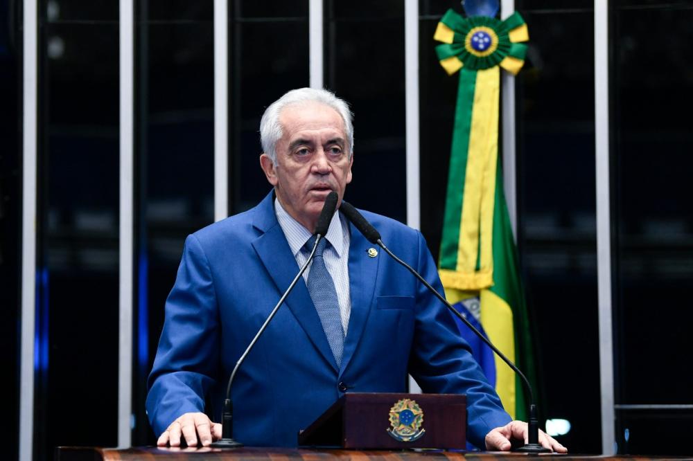 Otto Alencar defende o Farmácia Popular e critica cortes.