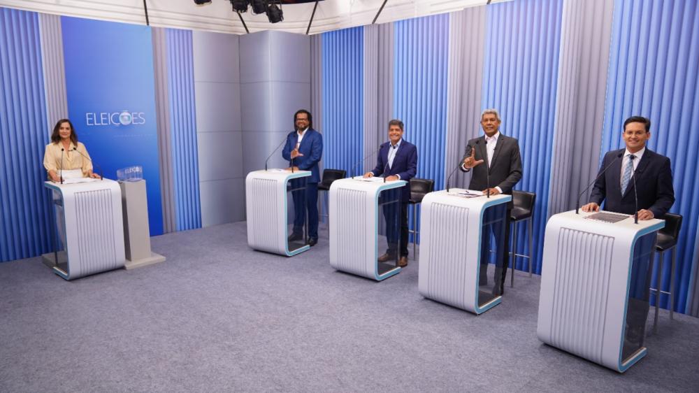 Jerônimo critica ACM Neto: “se não fosse o Estado, 72 mil estudantes de Salvador estariam sem vagas.
