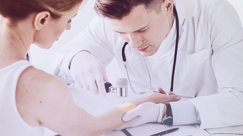 Doença causada por fungo causa feridas e exige tratamento médico