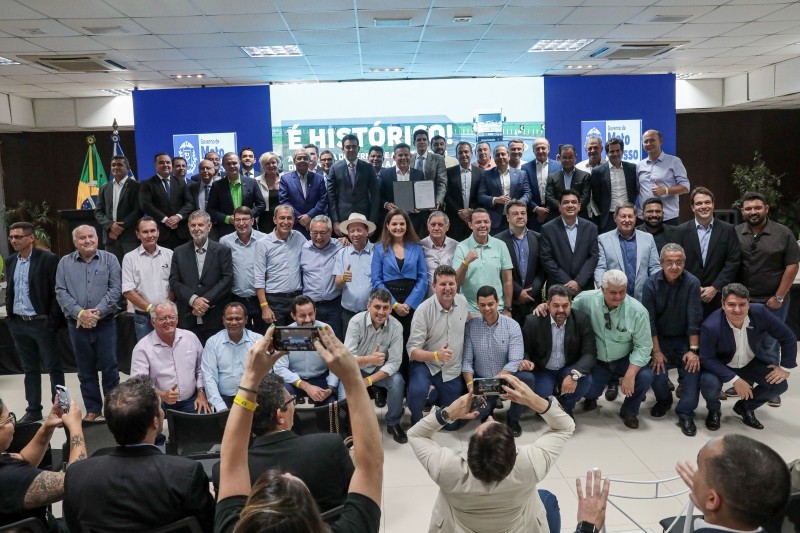 Prefeito Miguel Vaz participa de assinatura de TAC e transferência da concessão da BR-163