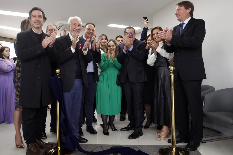 Governador em exercício participa da inauguração de novo complexo médico de Colombo