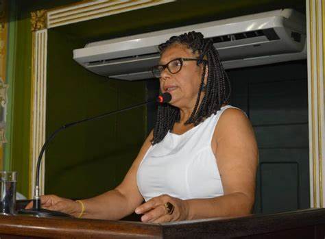 “Campanha de ACM mostra desespero e caráter fraudulento com fakenews”, diz Marta sobre associação de ex-prefeito à Lula