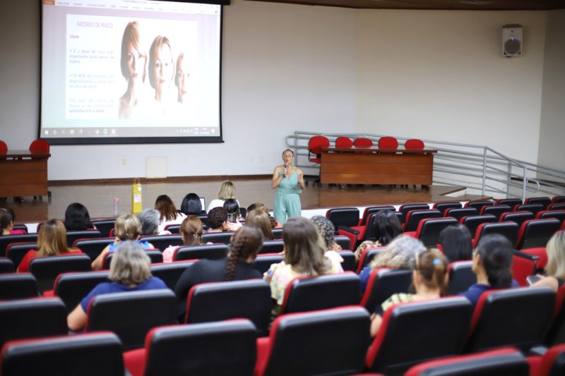 Educação promove roda de conversa sobre a prevenção do câncer de mama
