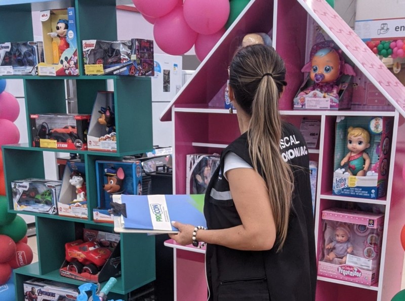 Procon/Ac realiza fiscalização em comércios infantis com foco no Dia das Crianças