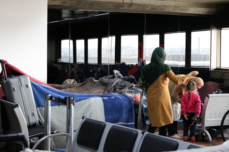 Atualmente 127 afegãos aguardam acolhimento no Aeroporto de Guarulhos