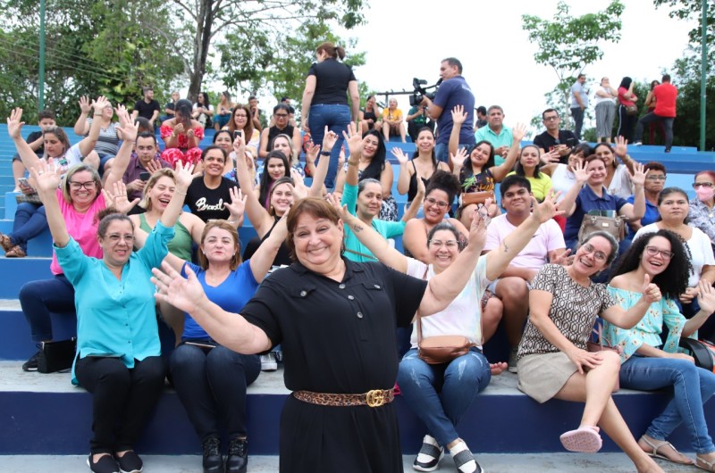 Estado realiza show musical em homenagem ao Dia dos Professores