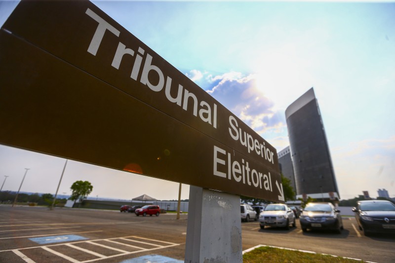 Presidente do TSE se reúne com representantes de plataformas digitais