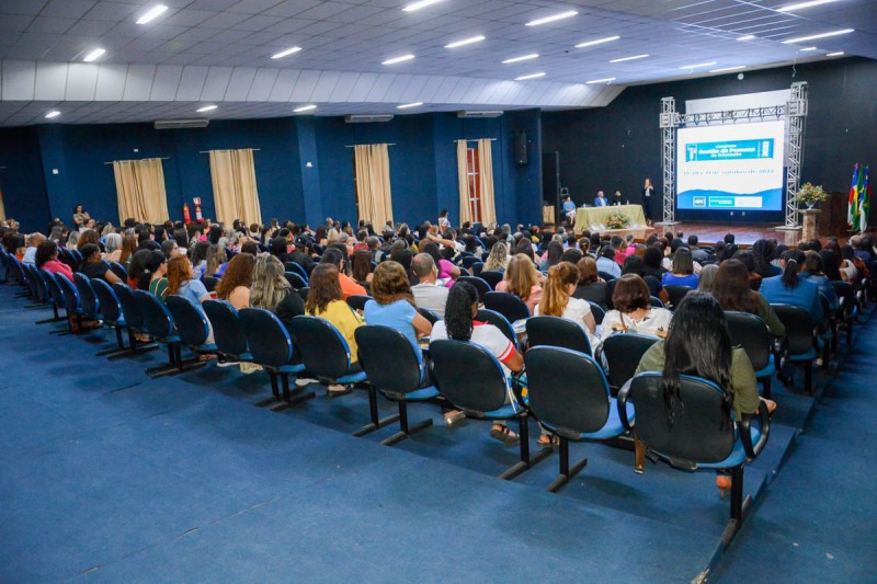 Durante abertura do 1º Congresso Gestão de Pessoas da Educação, prefeita destaca importância da capacitação dos educadores 