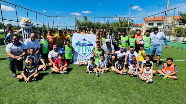 Trezentas crianças do projeto FutPaz participam do Dia das Crianças neste sábado (22)