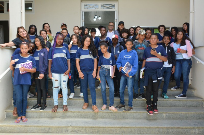Alunos do Centro Educacional Moisés Meira visitam pontos turísticos e históricos de Vitória da Conquista
