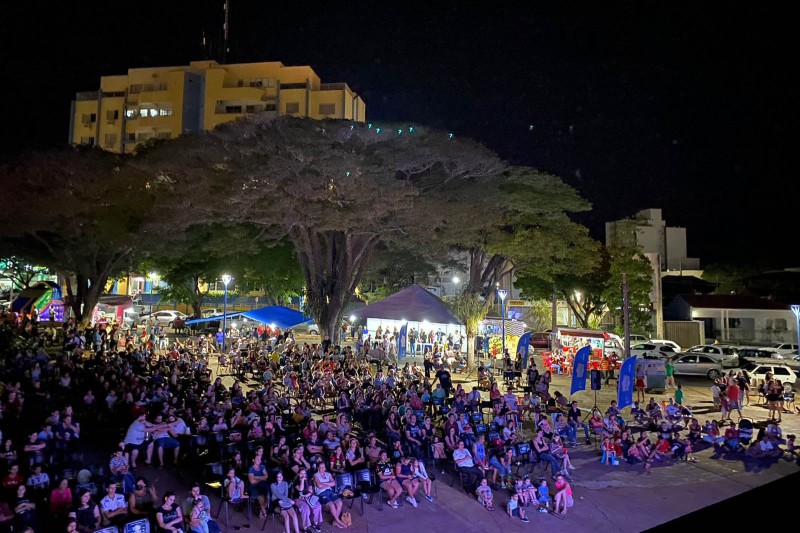 Cinema na Praça chega a novas cidades nesta semana; confira a programação