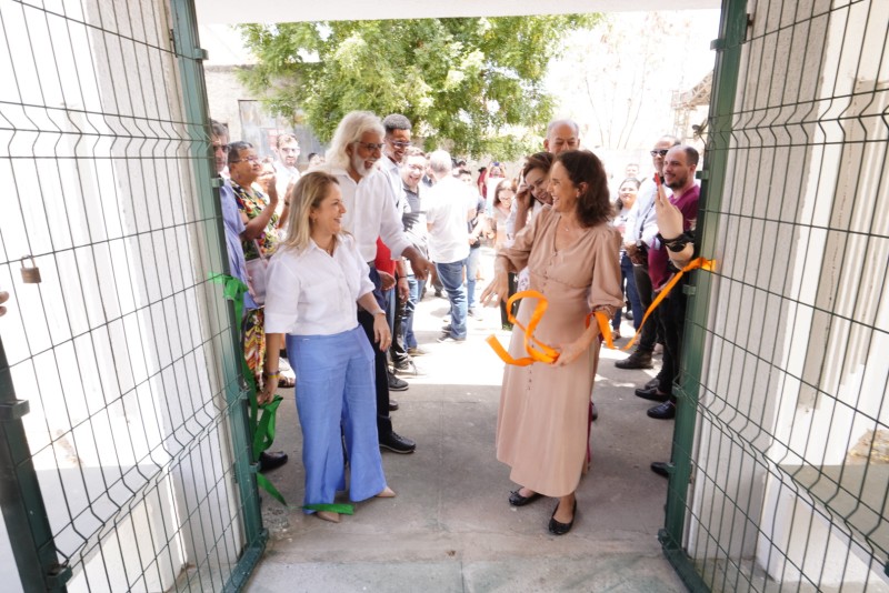 Reformado, Centro de Ciências Humanas da UVA é entregue pela governadora Izolda Cela