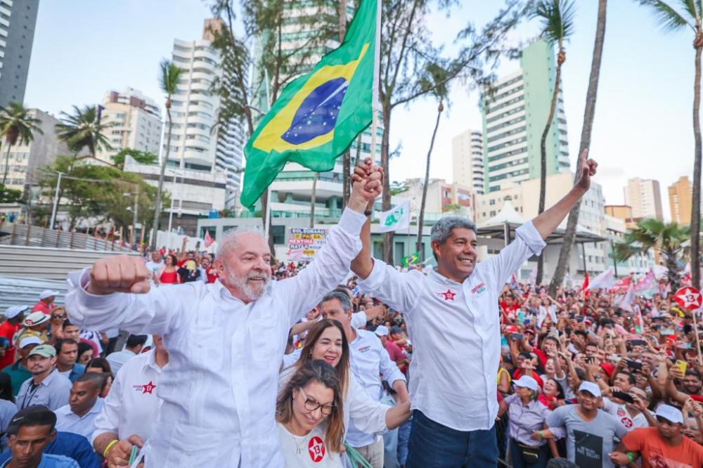 “É a Bahia que vai liderar a vitória da esperança neste país”, diz Lula.