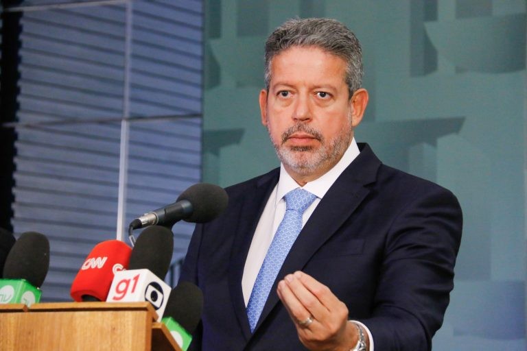 Lira reconhece vitória de Lula e reafirma necessidade do diálogo